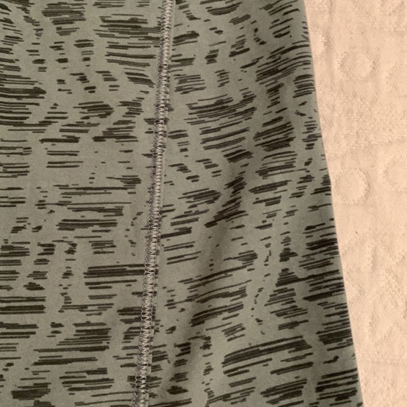 Athleta Abstract Sleeveless Tank - Picture 3 of 13